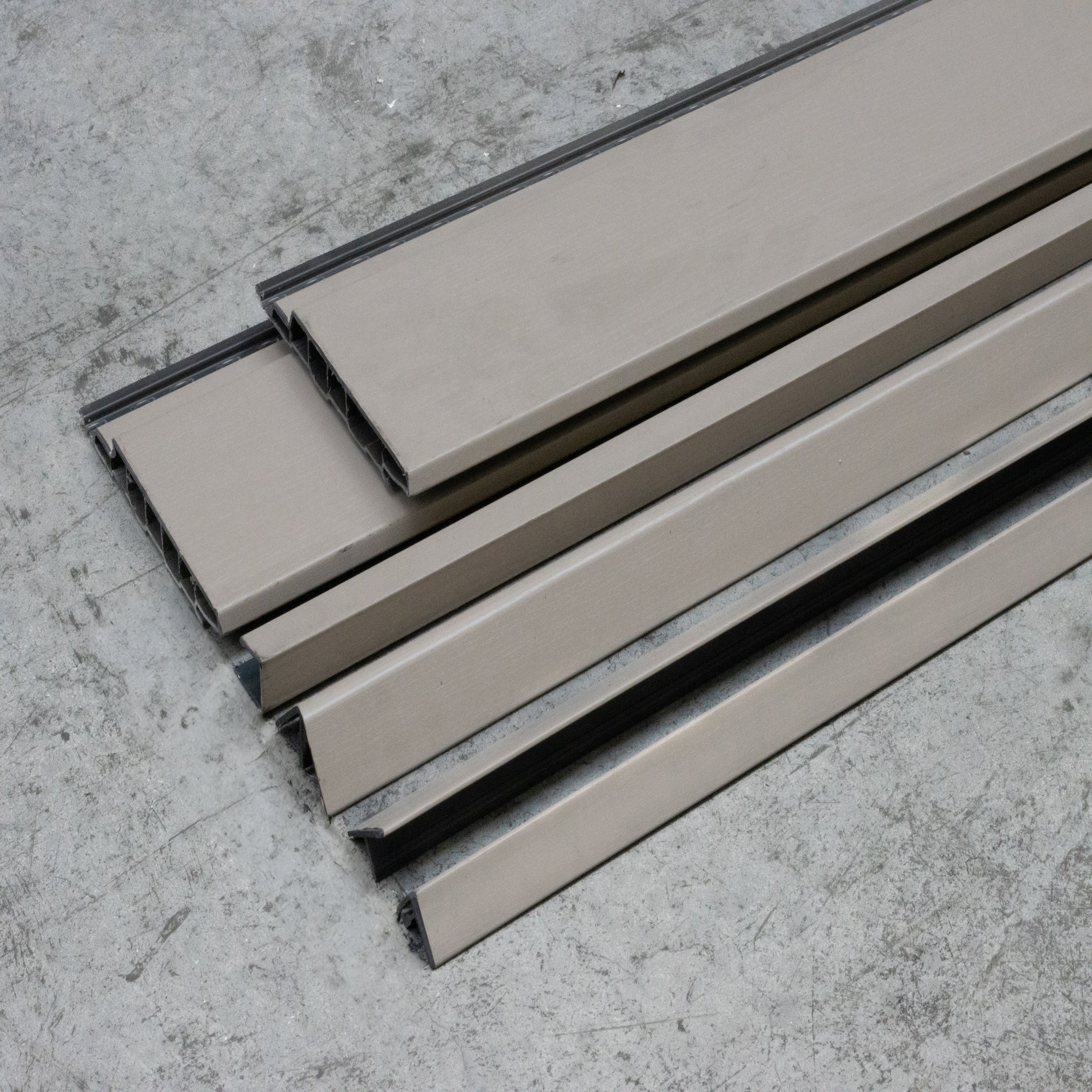 OUTLET - 59,50 m2 Novalit Rondkant 148mm Cappuccino + 426 m1 bijbehorende producten